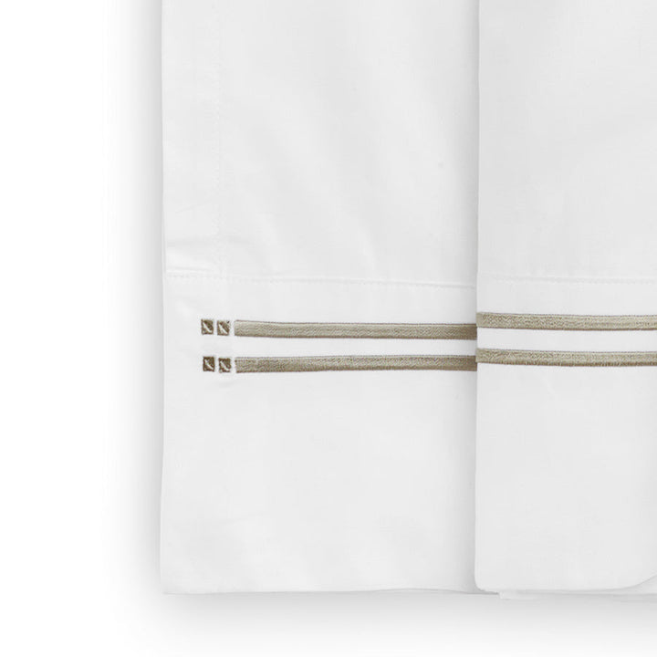 Classique flat sheet set with pewter satin stitch