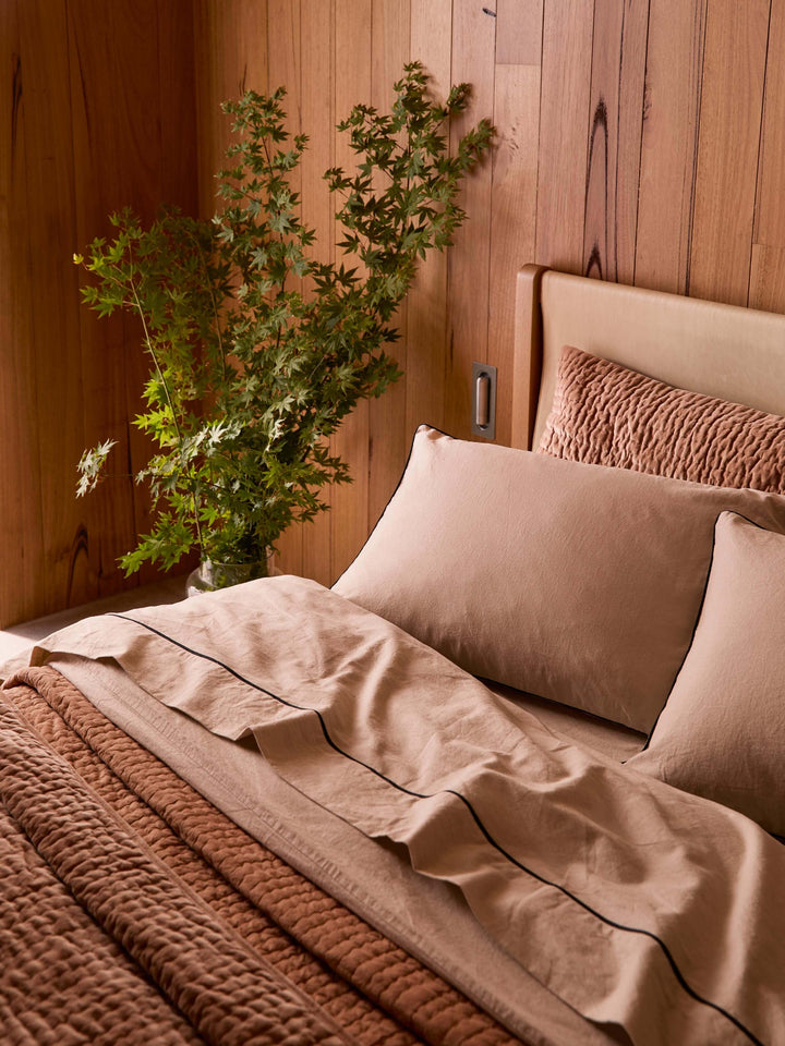 Avenue Oatmeal Piped Linen & Cotton Pillowcases