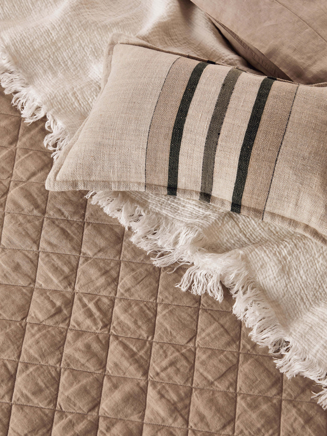 Ava Chalk Pure Linen Throw