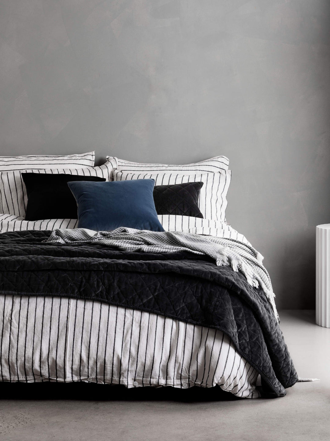 Loft Graphite Linen & Cotton Sheet Set