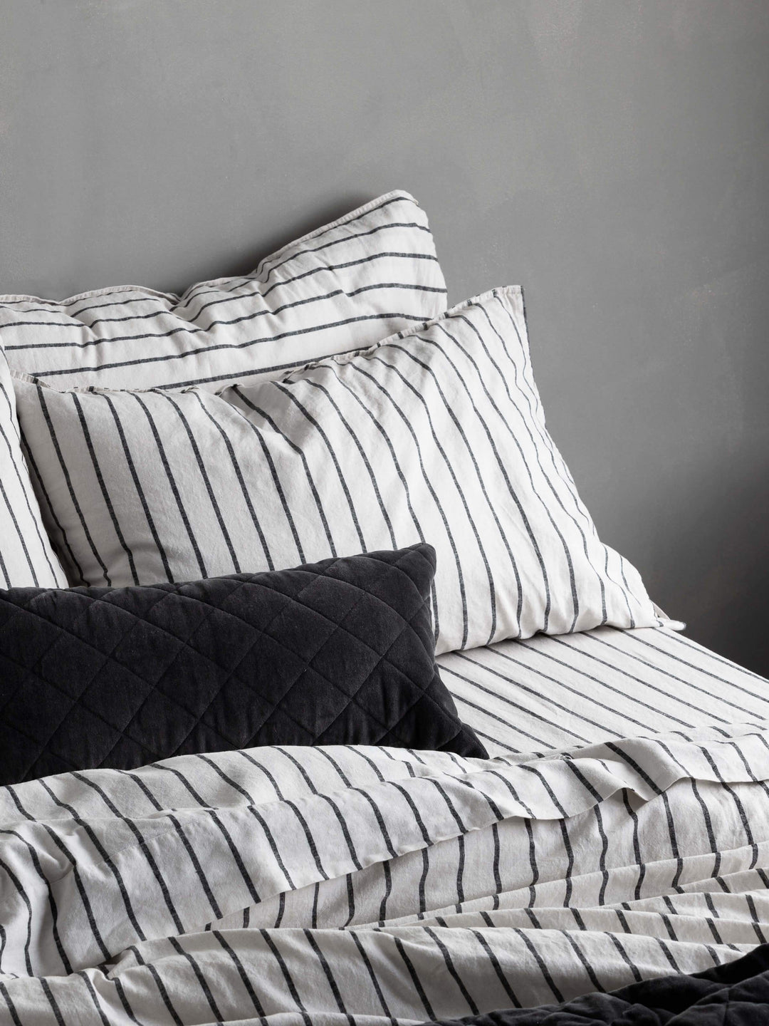 Loft Graphite Linen & Cotton Sheet Set