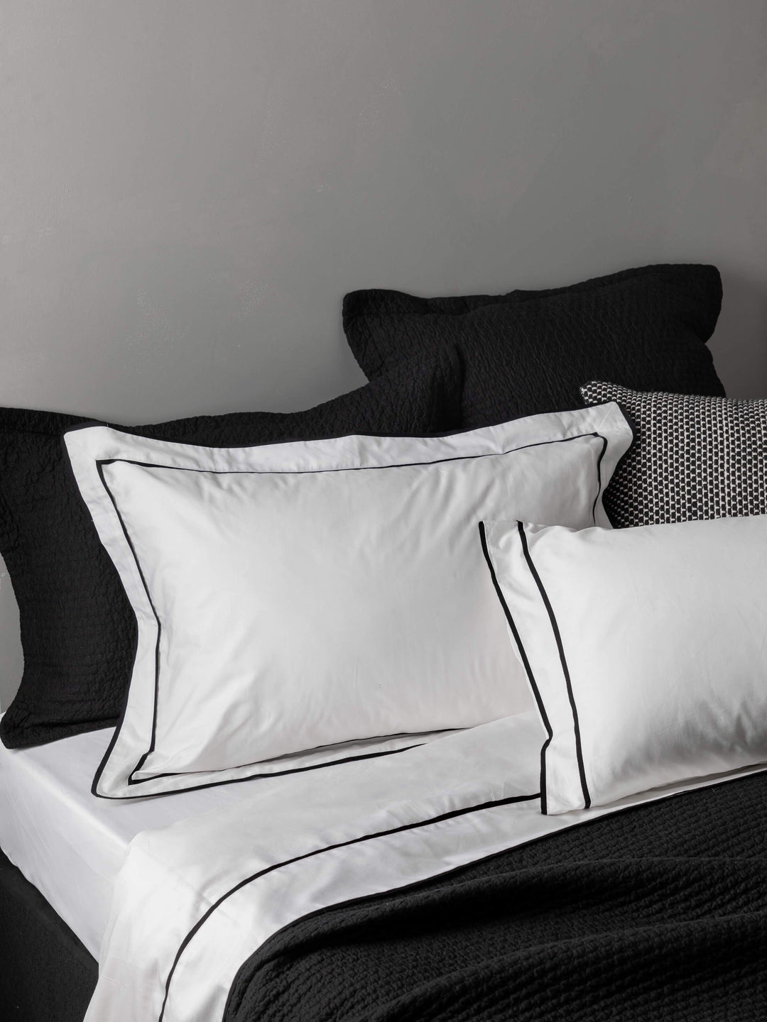 Grosgrain Black Egyptian Cotton Tailored Pillowcases