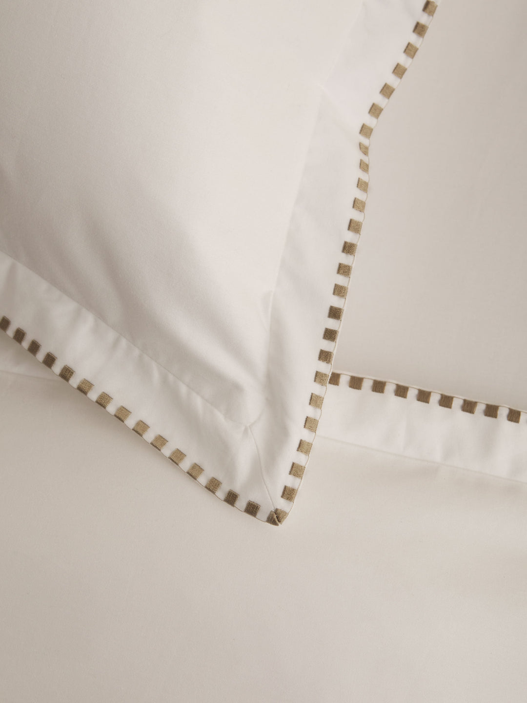 Florian Pear Egyptian Cotton Pillowcases