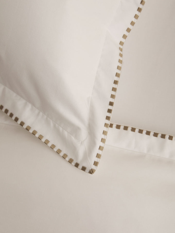 Florian Pear Egyptian Cotton Pillowcases