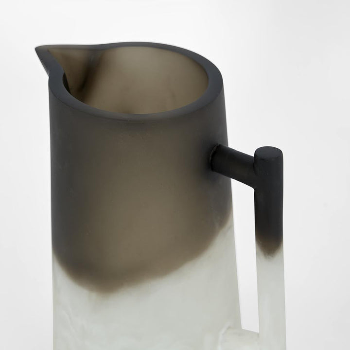 Halo Jug Swirl Resin B&W