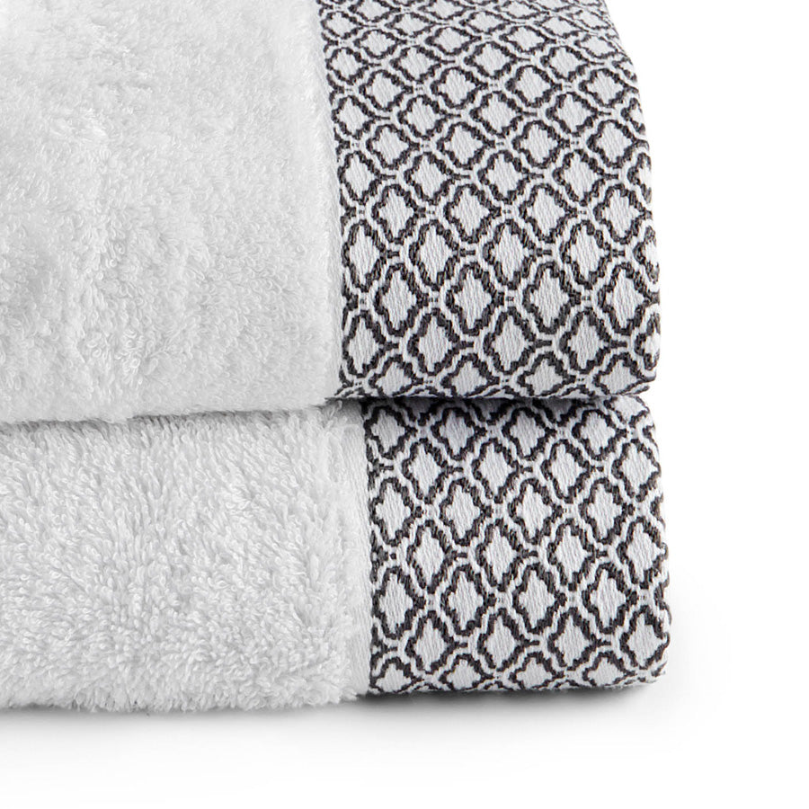 Cloud bath towel in white, view 2