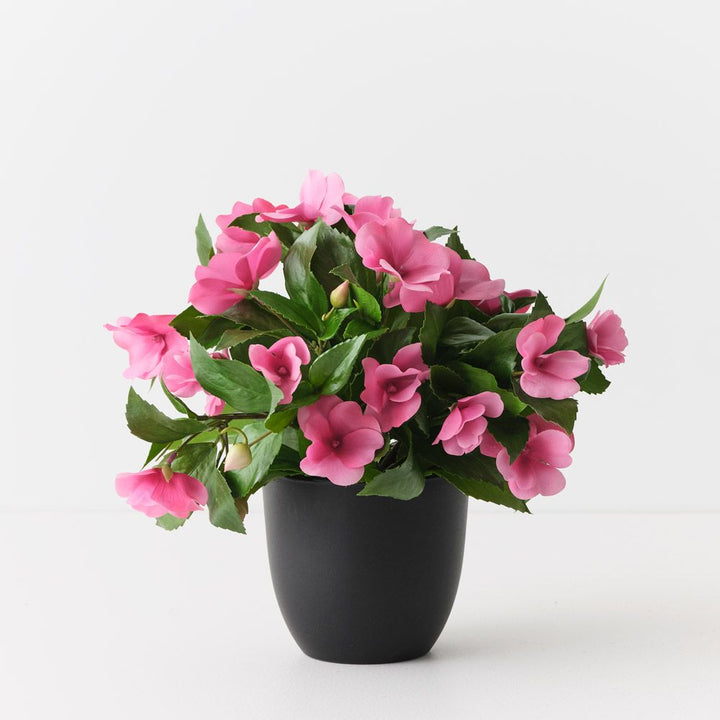 Artificial hot pink impatiens plant 28cm