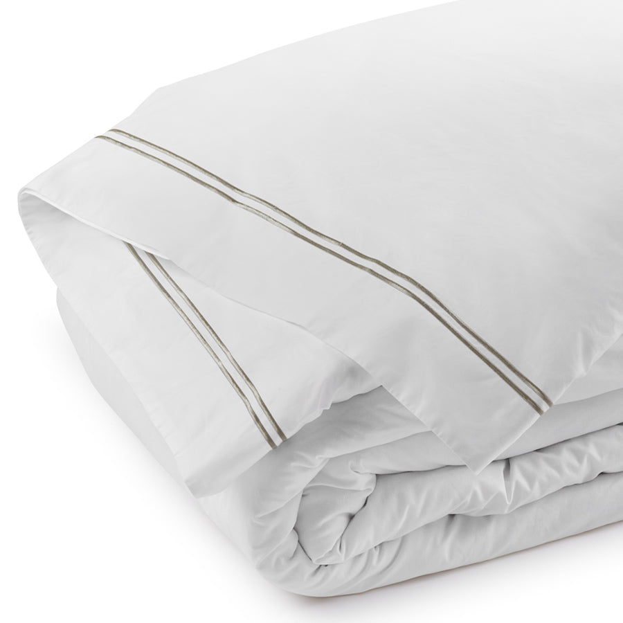 Classique pewter and white quilt cover, view 2
