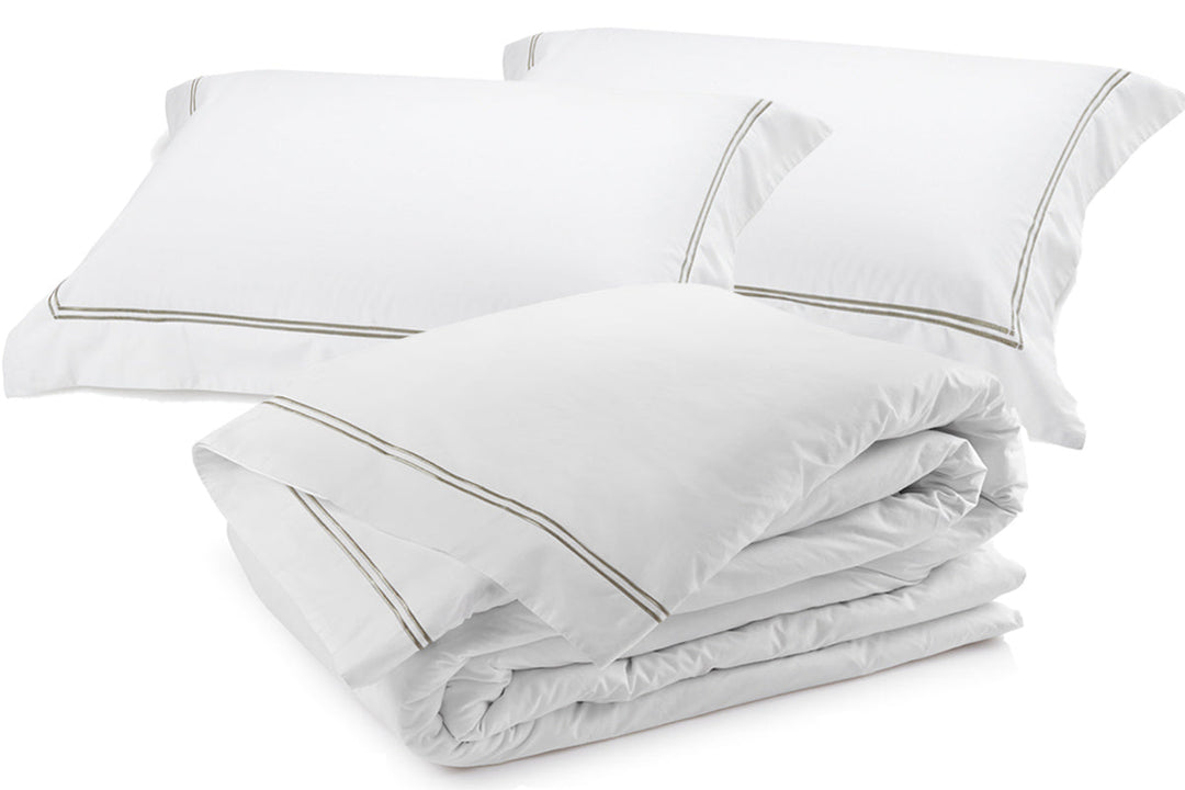 Classique pewter and white quilt cover set