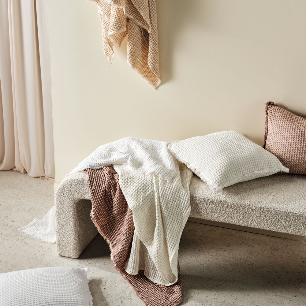 Lola Small Bench – Cloud Natural