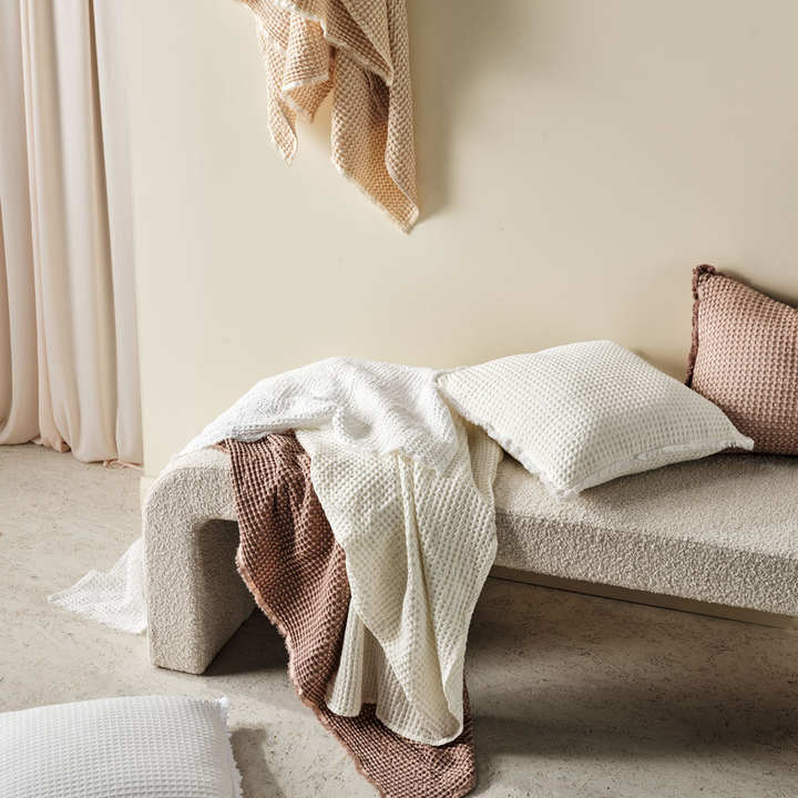 Lola Small Bench – Cloud Natural