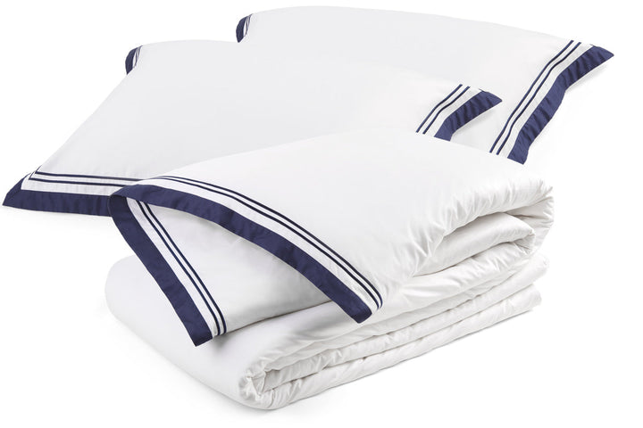 Manhattan white and navy quilt cover, view 2